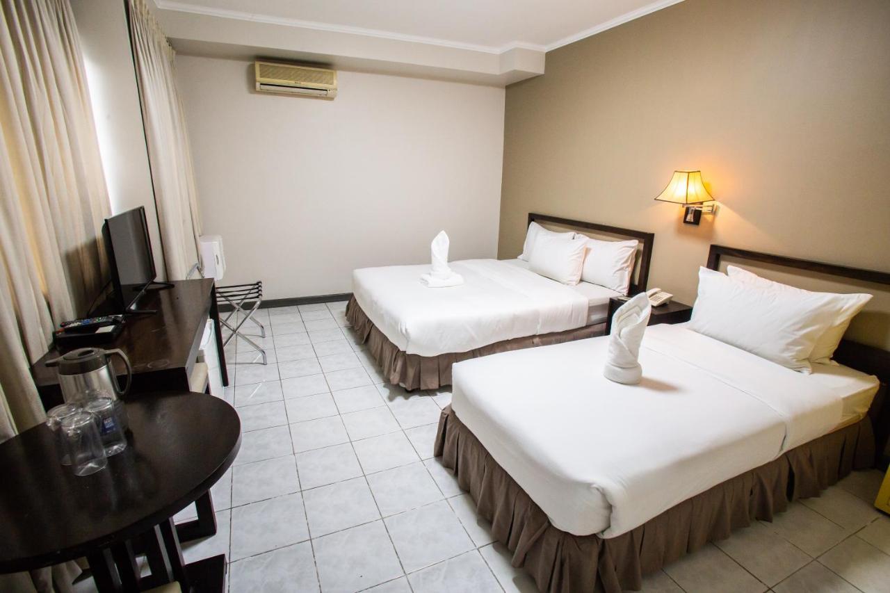 Northwest Inn Баколод Экстерьер фото